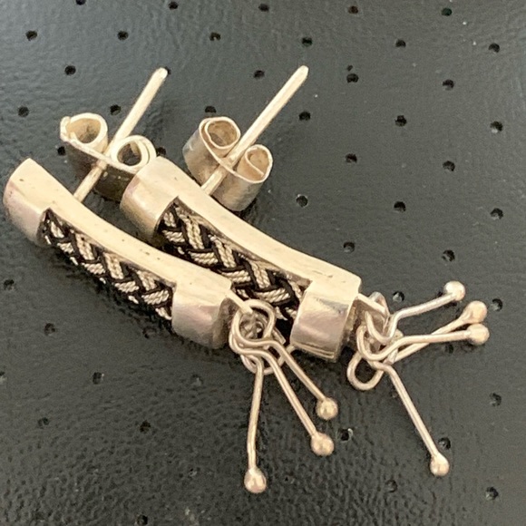 VINTAGE STERLING SILVER ORNATE POST EARRINGS - Picture 8 of 13